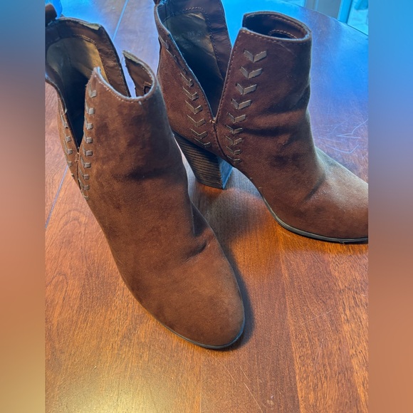 Carlos Women’s Pre-lived Brown Suede Ankle Boots Size 9.5 - Picture 1 of 6